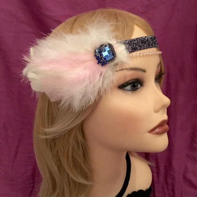 20Er Jahre Inspiriert Rosa-Blau-Art-Deco Flapper Stirnband Kopf Stück Gatsby-Band Strass Weiß Matt Der 1920Er Perlen Feder Haar | 620 20Er Jahre Inspiriert Rosa-Blau-Art-Deco Flapper Stirnband Kopf Stück Gatsby-Band Strass Weiß Matt Der 1920Er Perlen Feder Haar | 620 von SixFeathersStudio