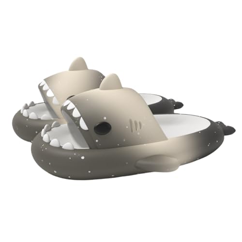 Sixfox Damen Herren Kinder Shark Slides Hai Slippers Hausschuhe Unisex Sandalen Rutschfest Badeschuhe Schlappen Home PantoffelnStrandpantoffeln Badepantoffeln L1688Grauschwarz38/39 von Sixfox