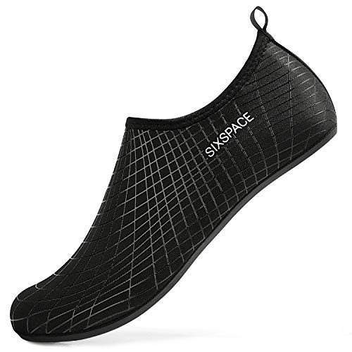 Sixspace Herren Damen Badeschuhe Wasserschuhe Aquaschuhe Strandschuhe Schnell Trocknend Slip on Breathable Schwimmschuhe Surfschuhe für Beach Pool Surfen Yoga Schwarz(Lieferantengröße 43 EU) von Sixspace