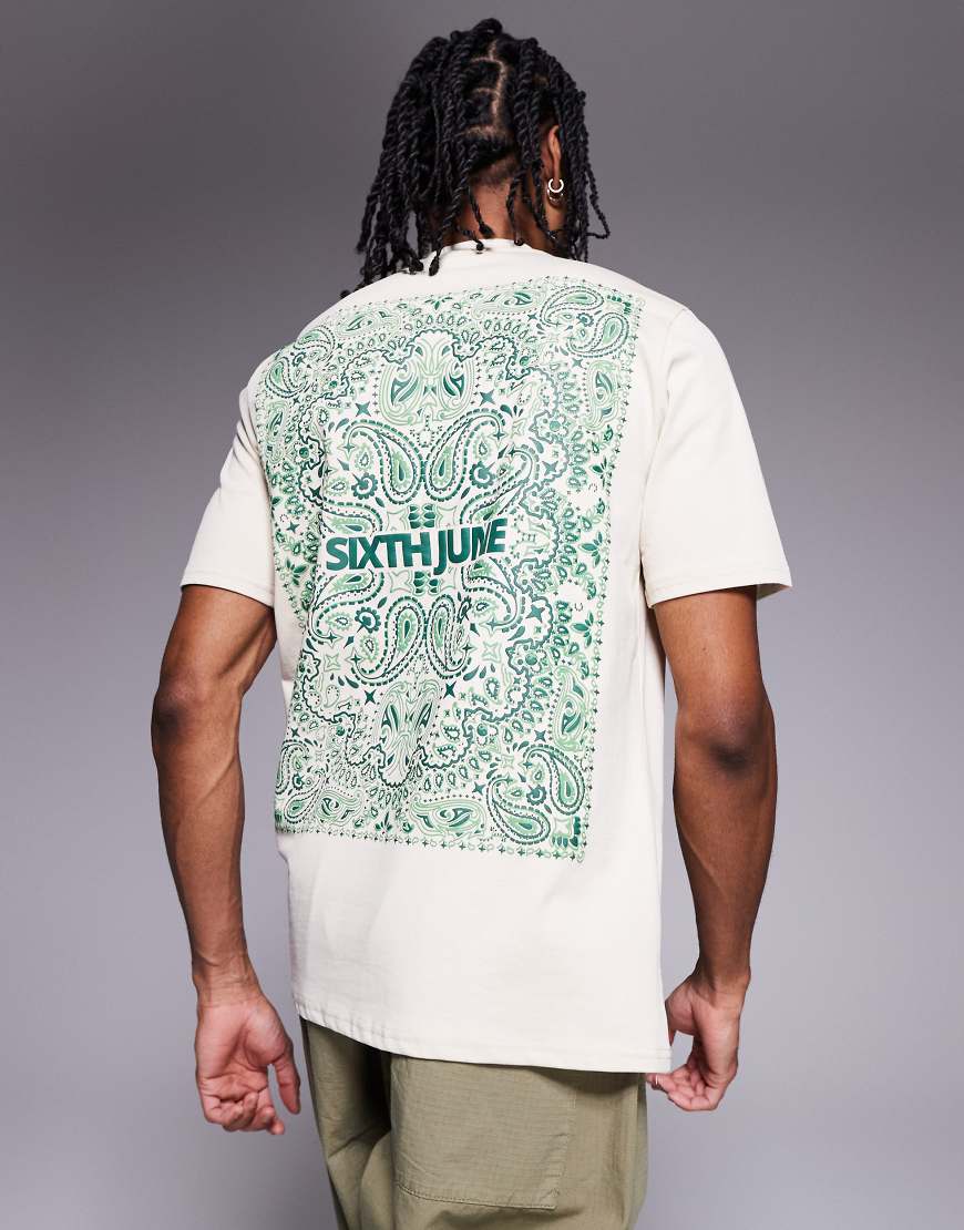 Sixth June - Cremeweißes T-Shirt mit Bandana-Print auf dem Rücken von Sixth June