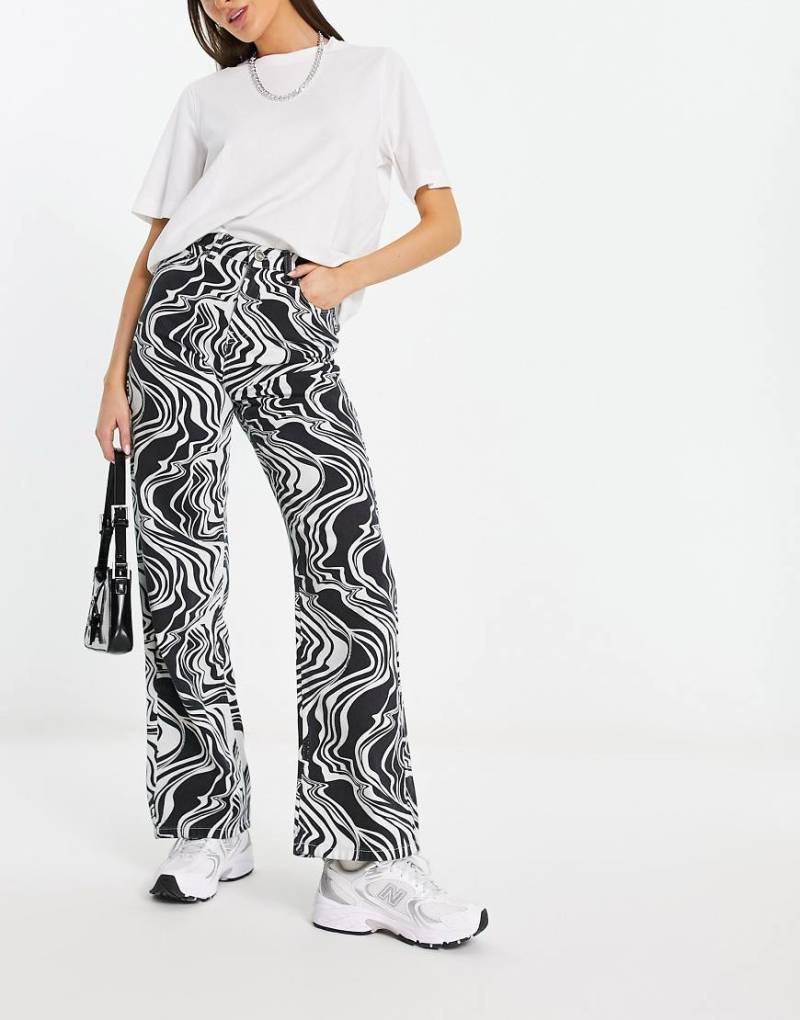 Sixth June - Gerade geschnittene Jeans in Schwarz mit Print von Sixth June