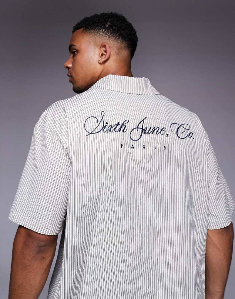 Sixth June - Hemd mit blauen Sixth June und Rückenlogo-Detail von Sixth June