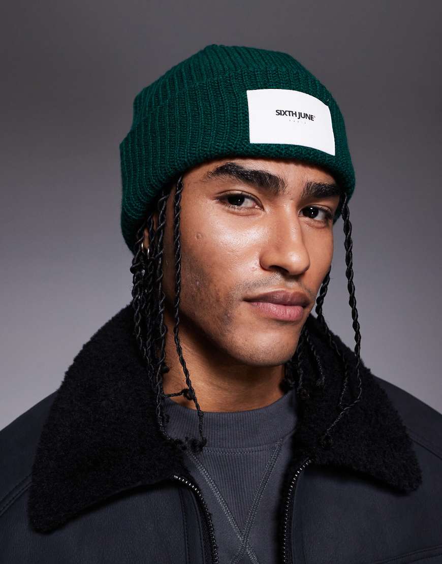 Sixth June - Strickmütze in Tannengrün mit Aufnäher von Sixth June