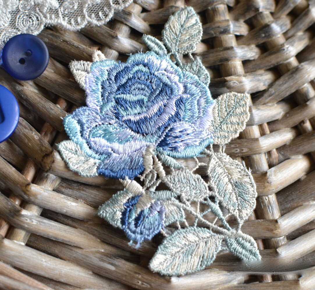 Gestickter Aufnäher, Blaue Rose, Rosenpatch von SixthCraft