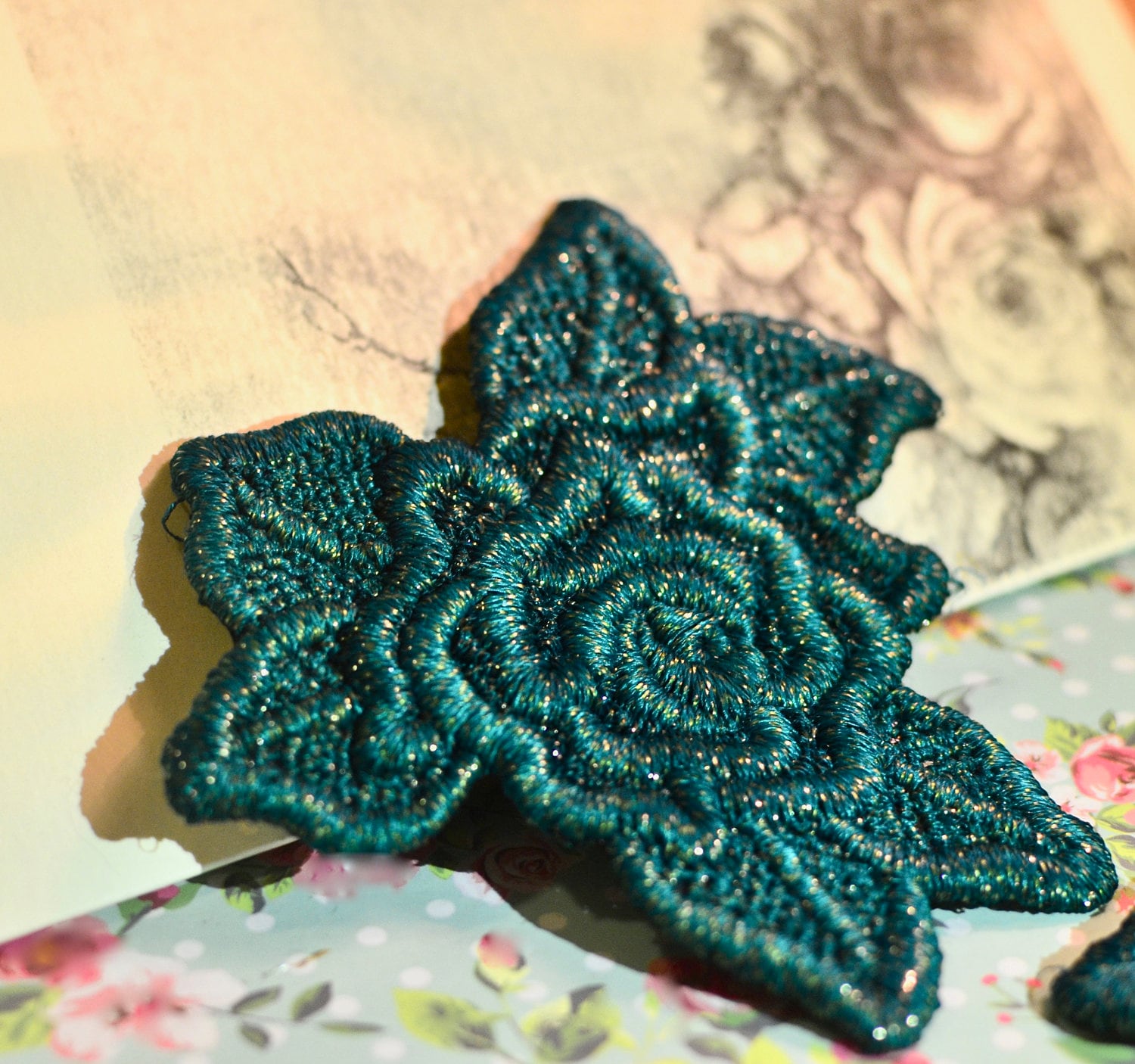 Grün Gestickter Applikationsfleck, Rosenpatch, Applikation, Gestickte Blume, Junk Journal Accessoire, Nähen, Scrapbooking von SixthCraft