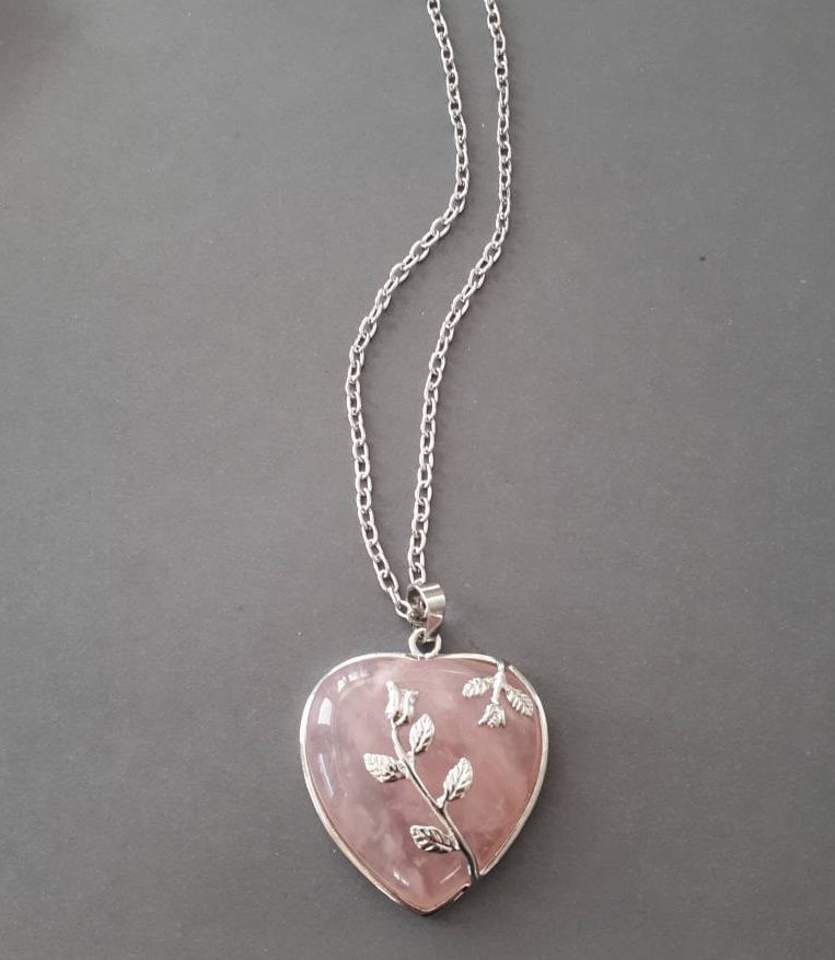 Natürlicher Rosa Rosenquarz Edelstein Herz Anhänger, Handgemachte Halskette von Sjewelry4u