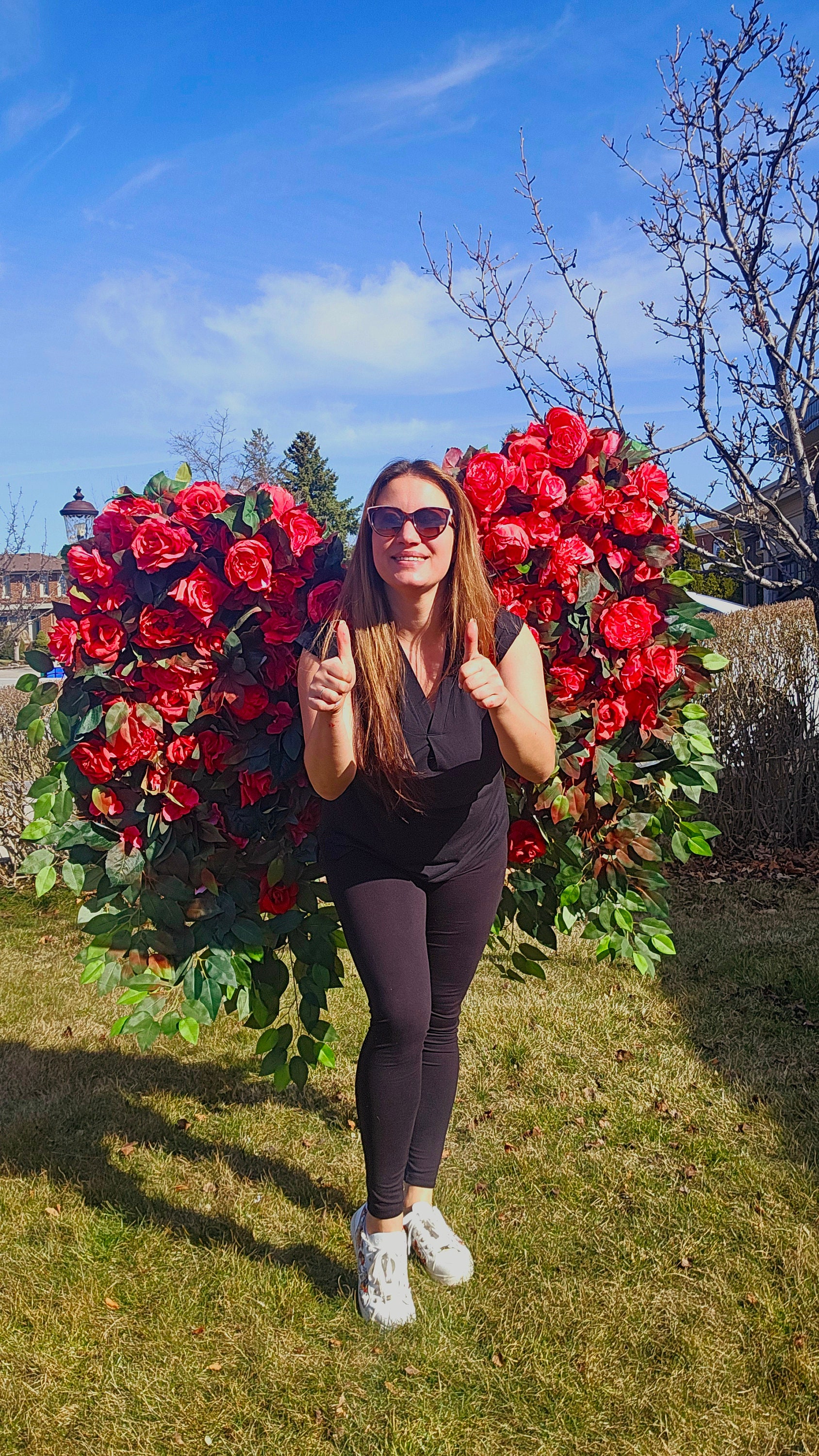 Rote Blumen-Flügel Rote Blumen-Flügel von SkDesignBoutique1