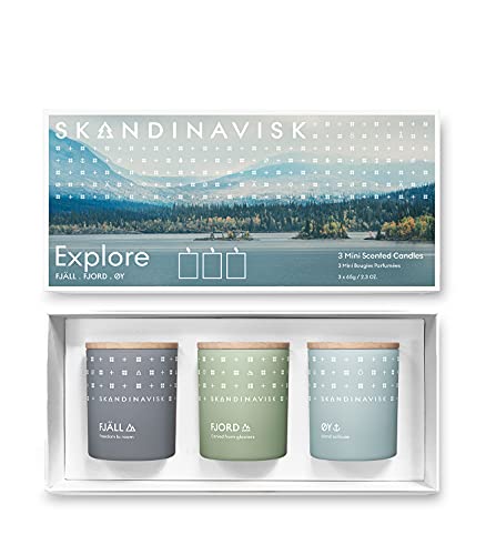 Skandinavisk EXPLORE Geschenkset mit 3 Mini-Duftkerzen. FJÄLL 'Hochland', FJORD, und ØY 'Insel'. Vegane Formel. 3 x 65 g. von Skandinavisk