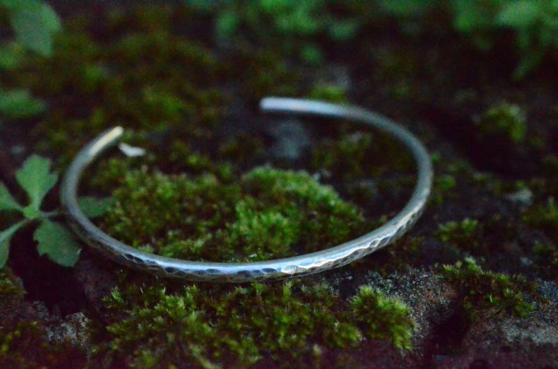 Gehämmertes Sterlingsilber Armband, Sterling Silber Silberschmuck Gehämmertes Sterlingsilber Armband, Sterling Silber Silberschmuck von SkariJewellery