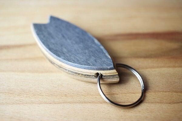 Skatan-llc Surfbrett Schlüsselanhänger, Surfboard Keychain, Surfbrett Schlüsselanhänger aus gebrauchten Skateboards von Skatan-llc