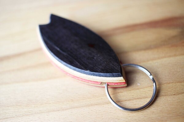 Skatan-llc Surfbrett Schlüsselanhänger, Surfboard Keychain, Surfbrett Schlüsselanhänger aus gebrauchten Skateboards von Skatan-llc