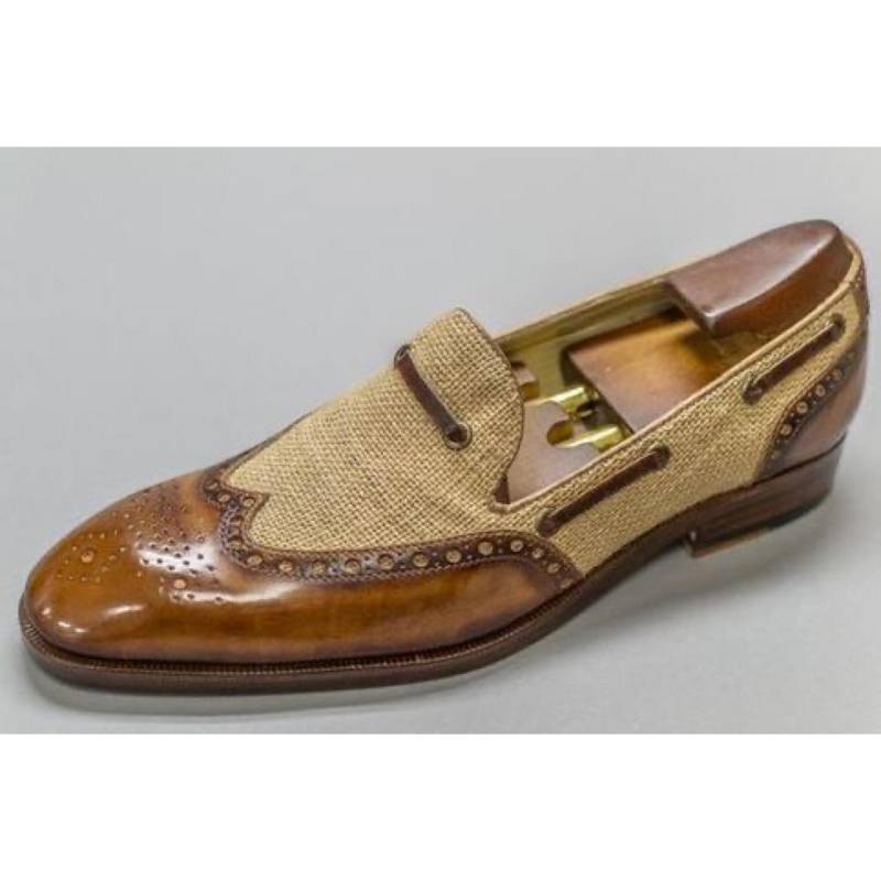 Handgefertigte Braune Leder Oxford-Schuhe Für Herren Textur Der Flügelspitze von SkinCraftClub