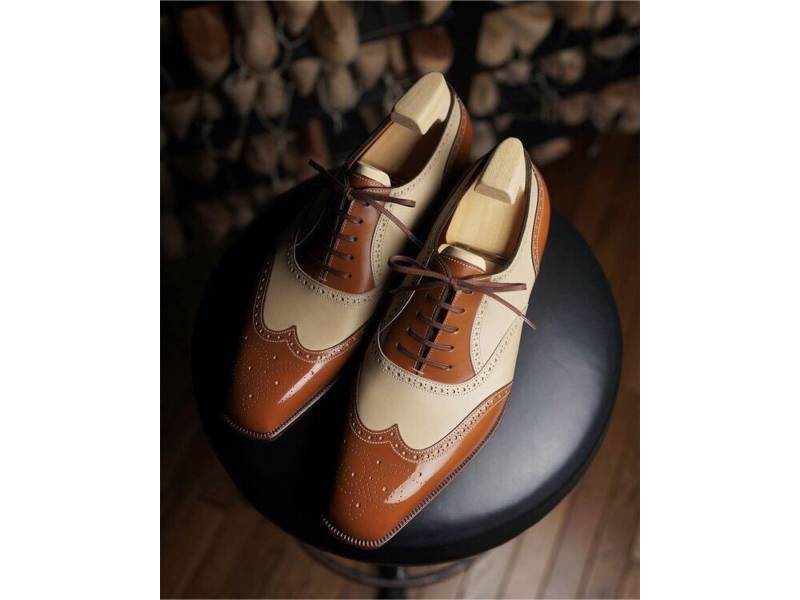 Handgemachte Wingtip Oxford Lederschuh Hellbraun & Braun Maßgeschneidert von SkinCraftClub