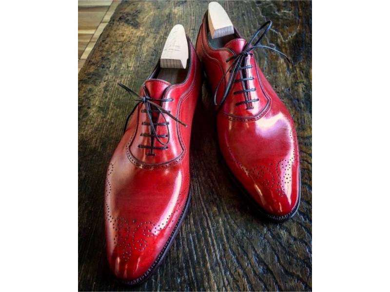 Handgefertigte Rote Leder Wingtip Oxford-Schuhe Maßgeschneiderter Schnürstil von SkinCraftClub
