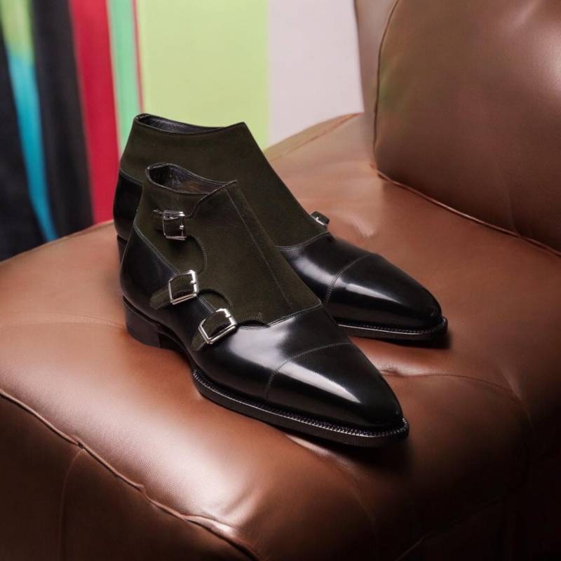 Handgefertigte Lederstiefel Für Herren Obermaterial Aus Schwarzem Samt, Schnallen-Vintage-Design von SkinCraftStoreArt