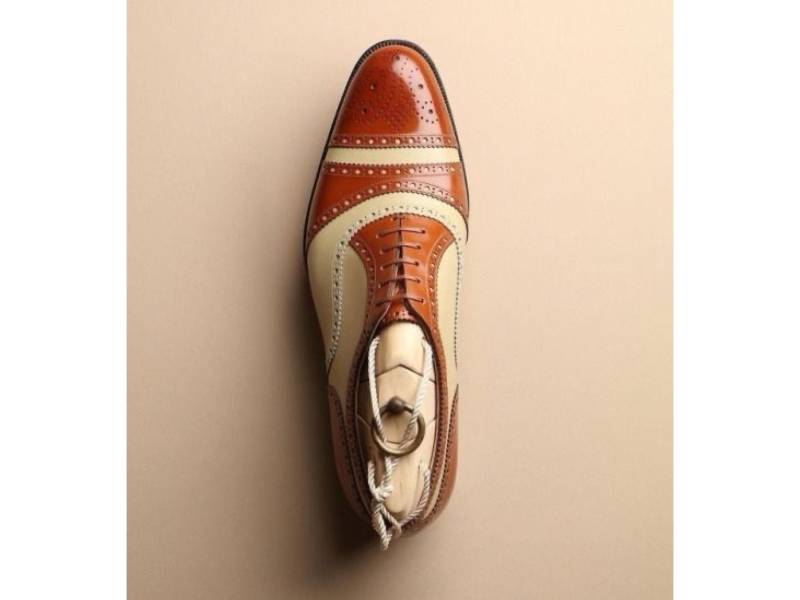 Neue Herrenmode Braun & Weiß Maßgeschneiderte Oxford Wingtip Style Lederschuh von SkinCraftStoreArt