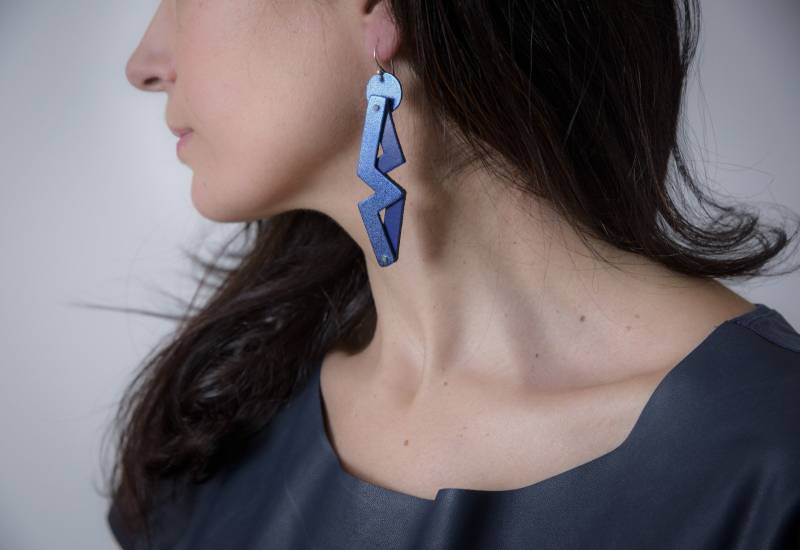 Glam Lightning Lederohrringe Metallic Blau, Rock Fashion Glam Lightning Lederohrringe Metallic Blau, Rock Fashion von SkinOnSkinLeatherArt