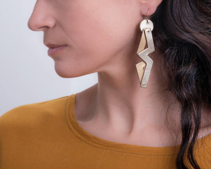 Goldleder Blitz-Ohrringe 925Er Silber Haken Goldleder Blitz-Ohrringe 925Er Silber Haken von SkinOnSkinLeatherArt