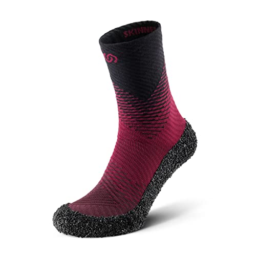 Skinners 2.0 Compression Carmine | Minimalistische Barfuß-Sockenschuhe für aktive Männer & Frauen | Leicht & langlebig & für Sport und dynamische Aktivitäten von Skinners