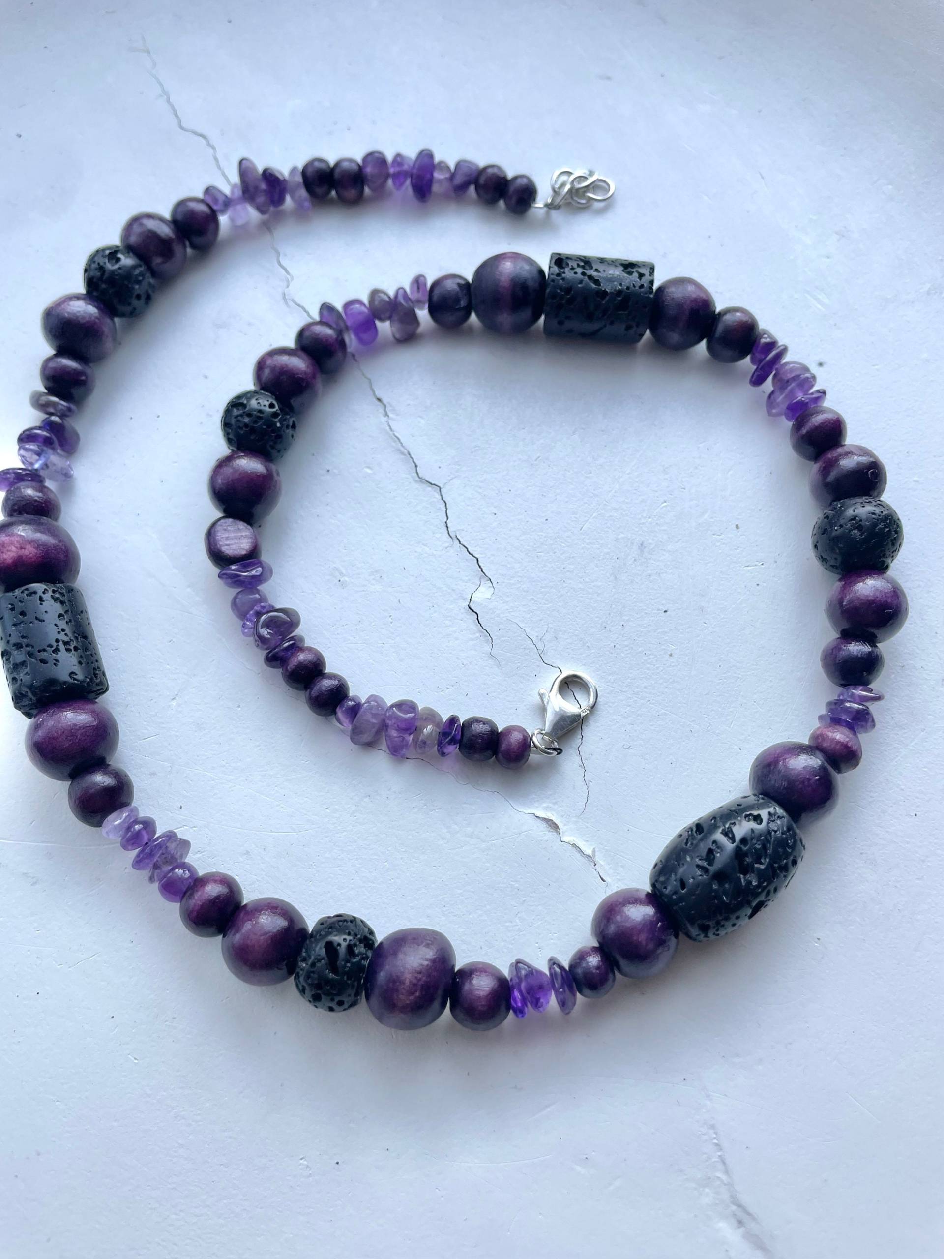 Halskette Purple Lava Lavastein Holz Ameythst Lila Silber 925 Herrenkette Damen Herren L 55cm Boho Accessoires Für Sie Ihn Schmuck Halskette Purple Lava Lavastein Holz Ameythst Lila Silber 925 Herrenkette Damen Herren L 55cm Boho Accessoires Für Sie Ihn Schmuck von SkizzyStuff