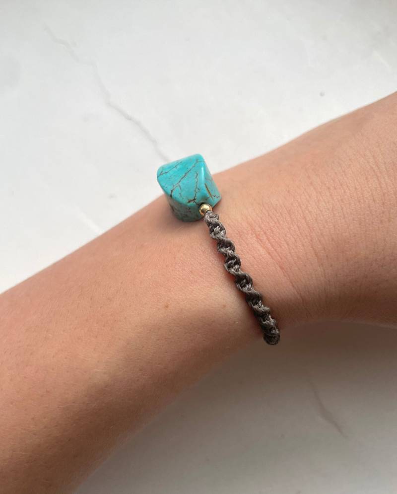 Makramee Armband Graubraun Howlith Türkis Gefärbt Messingperlen Größenverstellbar Boho Accessoires Schmuck Für Sie Ihn Damen Herren von SkizzyStuff