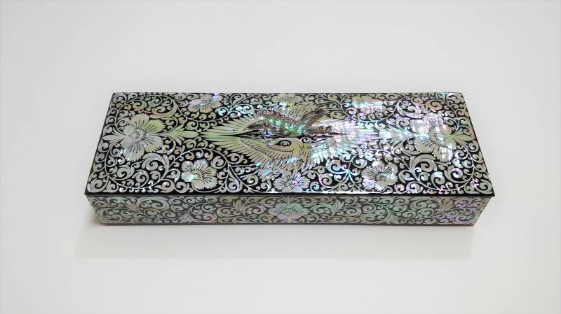 Perlmutt Schmuckschatulle Stiftebox, Kranich Arabeske, Holz von Skodesigned