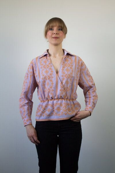 Skrabak bestickte Bluse aus Bio-Baumwolle von Skrabak