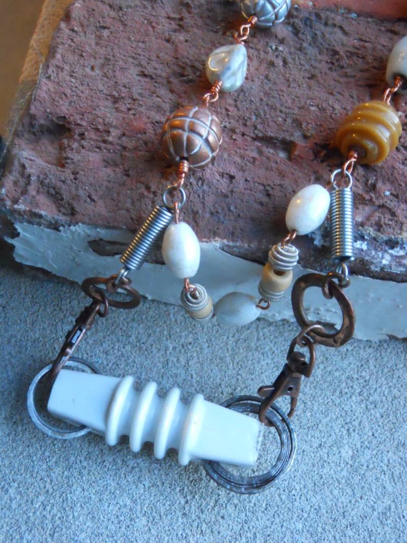 Halskette Ooak Ödland Weekend Apocalypse Assemblage Fundstücke Unikat Glas Insulator von SkullMother