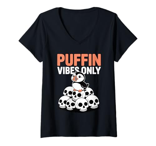 Damen Papageientaucher Vibes Only Cute Bird On Skulls Dark Humor Liebhaber T-Shirt mit V-Ausschnitt Damen Papageientaucher Vibes Only Cute Bird On Skulls Dark Humor Liebhaber T-Shirt mit V-Ausschnitt von SkullPuff