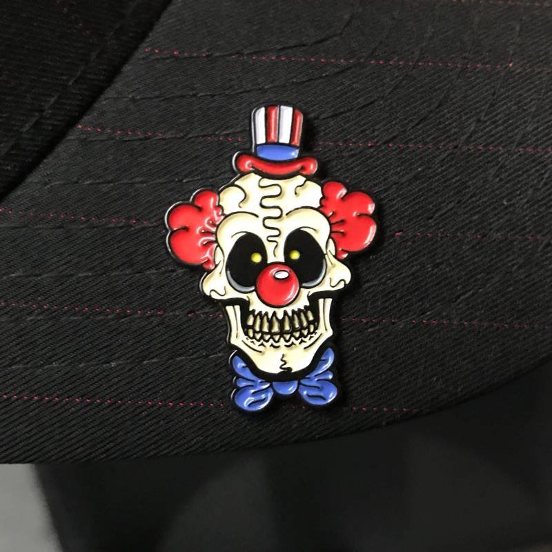 Dark Humor Enamel Pin Dark Humor Enamel Pin von SkullsNSmiles