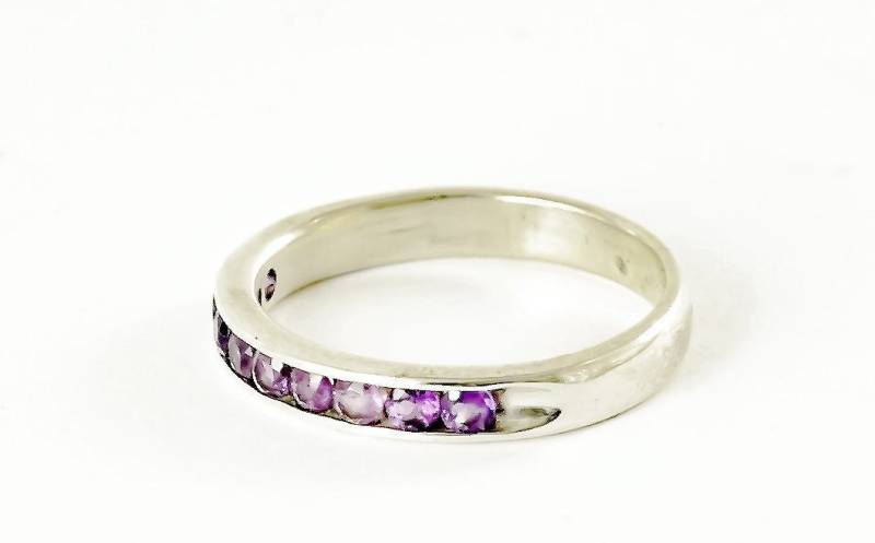 Halbe Ewigkeit Band Mit Amethyst Und 925 Sterling Silber Stapelbare Edelstein Ring Perfekte Verlobung, Valentinstag Oder Geburtstag Geschenk Für Sie von SkyPeakBoutique