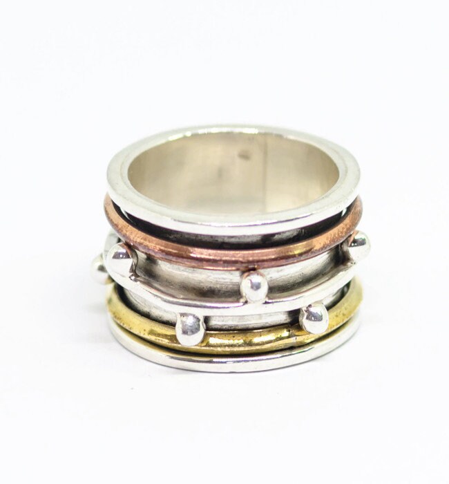 Handgefertigte Spinnerring Für Sie Oder Ihn von SkyPeakBoutique