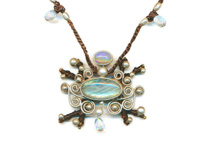 Labradorite Anhänger Mit Opal Und Blue Topaz Boho Göttin Halskette Stapel-Stil Perfekt Für Glastonbury Schmuck Oder Brennenden Mann von SkyPeakBoutique