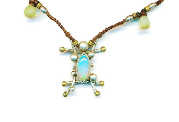 Opal Anhänger Mit Prehnit Und Blautopas Eingefasst in Versilberter Boho Göttin Halskette, Glastonbury Schmuck, Burning Man Schmuck von SkyPeakBoutique