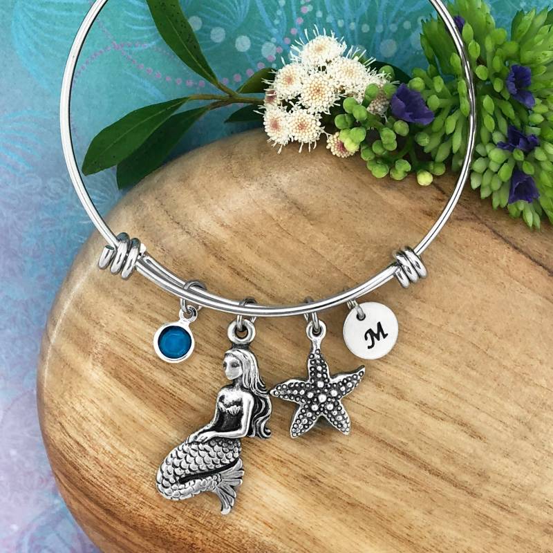 Meerjungfrau & Seestern Armband, Verstellbarer Armreif, Kristall Geburtsstein, Personalisierte Hand Gestempelt Initiale, 100% Echtes Massives Zinn von SkyRoyalStudios