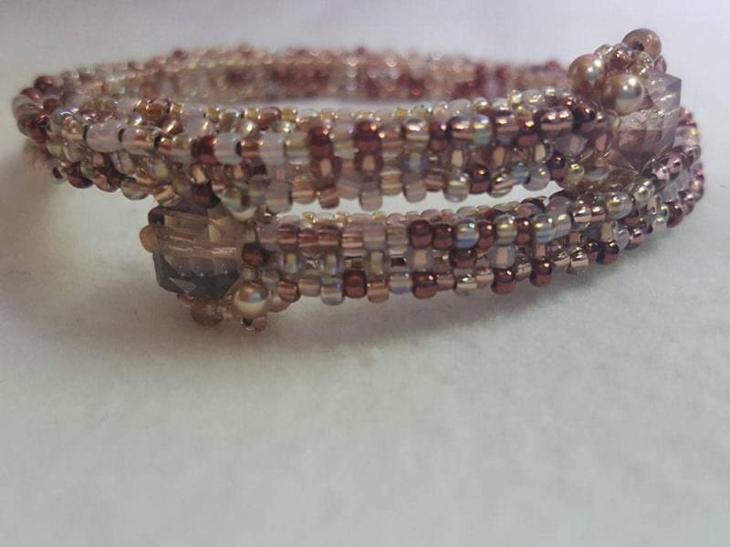 Burgund Und Gold Kristall Armreif Burgund Und Gold Kristall Armreif von SkyWillowJewelry