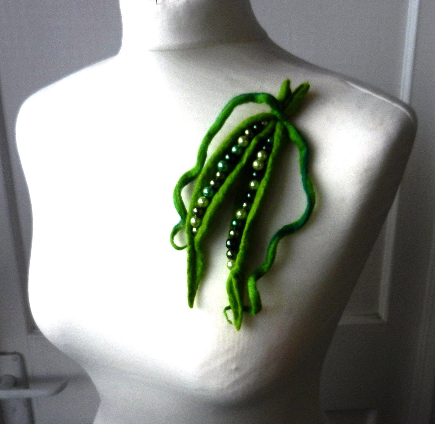 Gefilzte, Wollschmuck Gefilzte Kunst Brosche von SkyWool