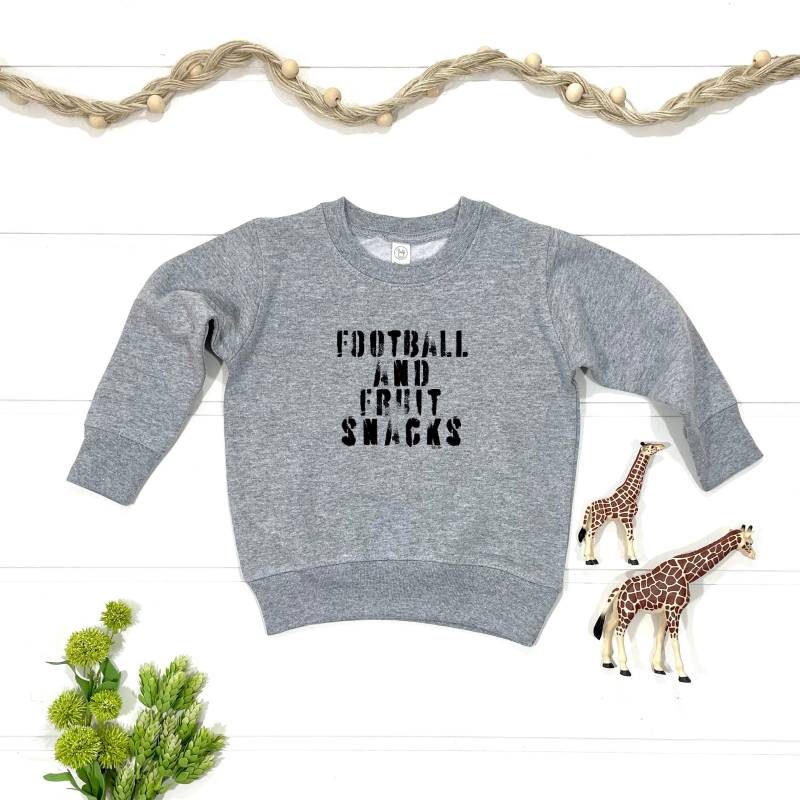Fußball Und Obst Snacks Kinderpullover | Kleinkind Fußballpullover Vintage von SkyandBee
