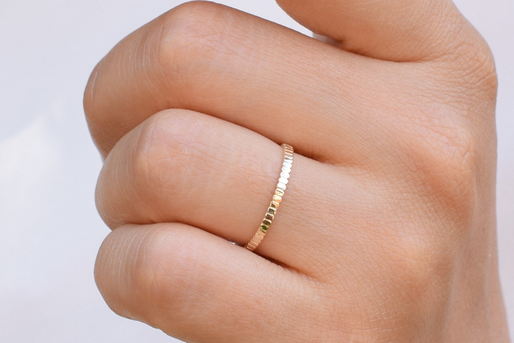 14K Gold Streifen Ring, Stapelring, Massiv Ehering, 14K Dünnen Ehering, Zierliche Zarte Ring, Gold Band von Skyjwels