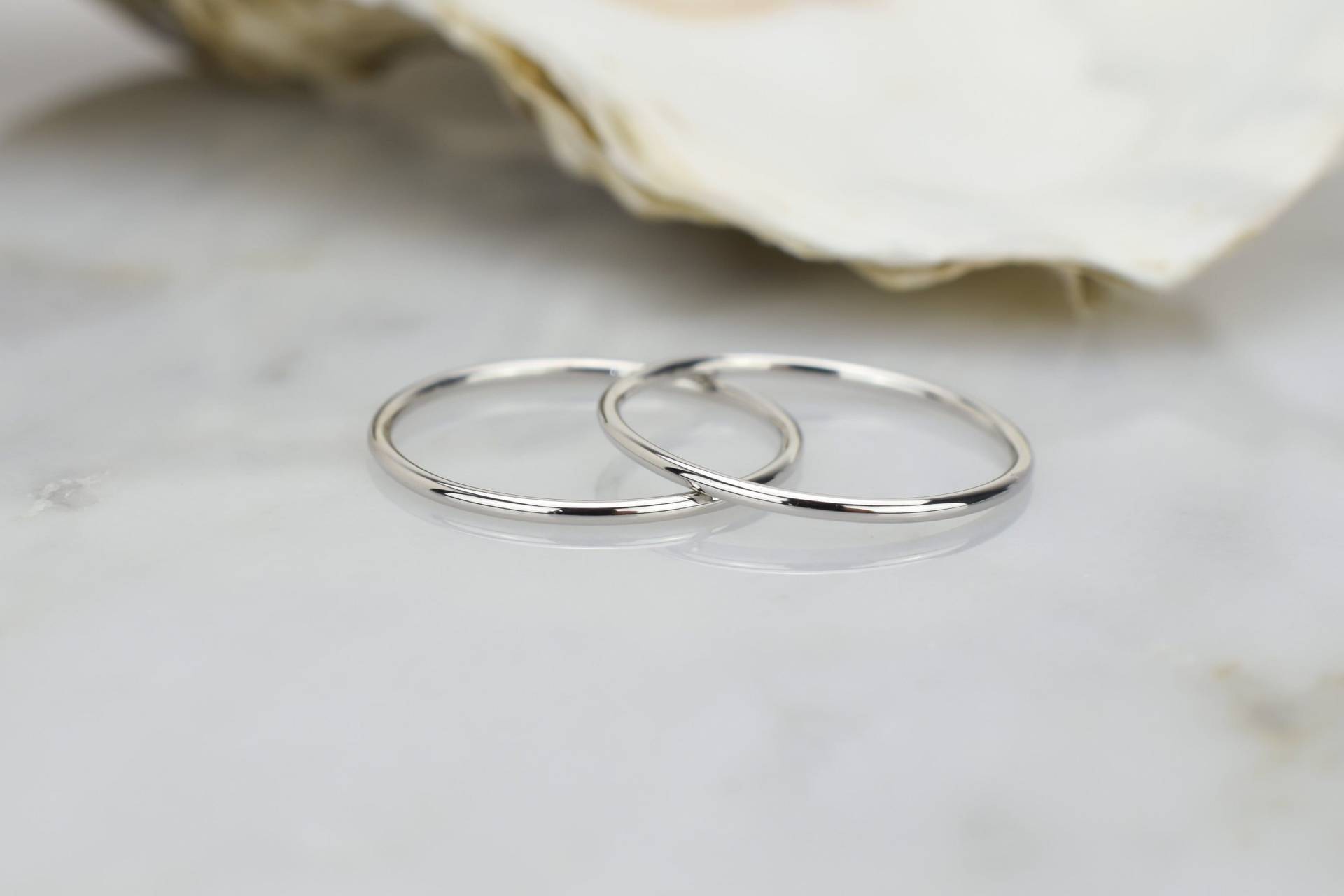 14K Solid Weißgold Zwei Ring Set 2mm, Gold Stapelring, Doppelring, Runde Ehering, Zierliche Einfacher Ring, Dünnes Band von Skyjwels