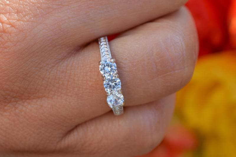 Vintage Style Sterling Silber Drei Stein Ring, Versprechen Verlobungsring von Skyjwels