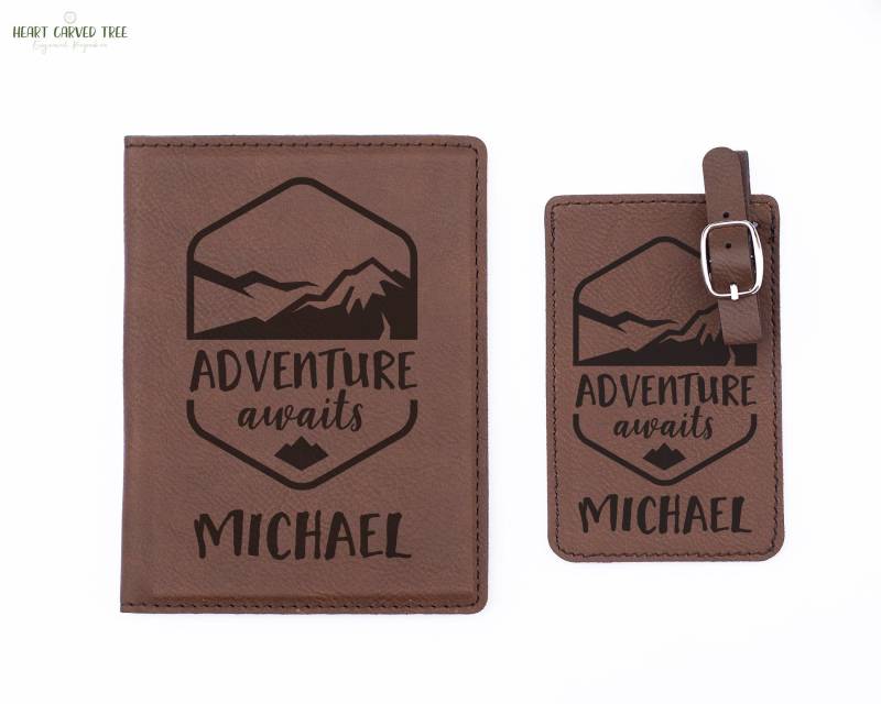 Weihnachtsgeschenke Für Ihn, Herren-Passhülle Und Gepäckanhänger-Set, Personalisiert, Graviert Auf Kunstleder, Geschenke Das Abschlussstudium Im von SkywardSouvenirs