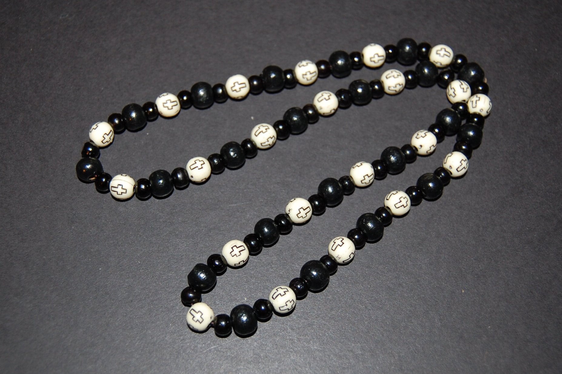 Kreuz Halskette, Perlen Und Holz Männer, Beten, Spiritualität, Schutz, Halskette von SkywaterStudio