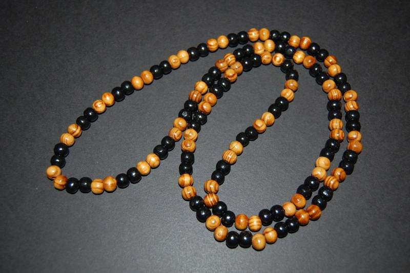Lange Holzkette, Kiefer Und Schwarz 8 Mm Holzperlen, Mala Halskette, Gebet, Männer, Frauen, Viel Glück, Yoga, Schutz, Holz Halskette von SkywaterStudio