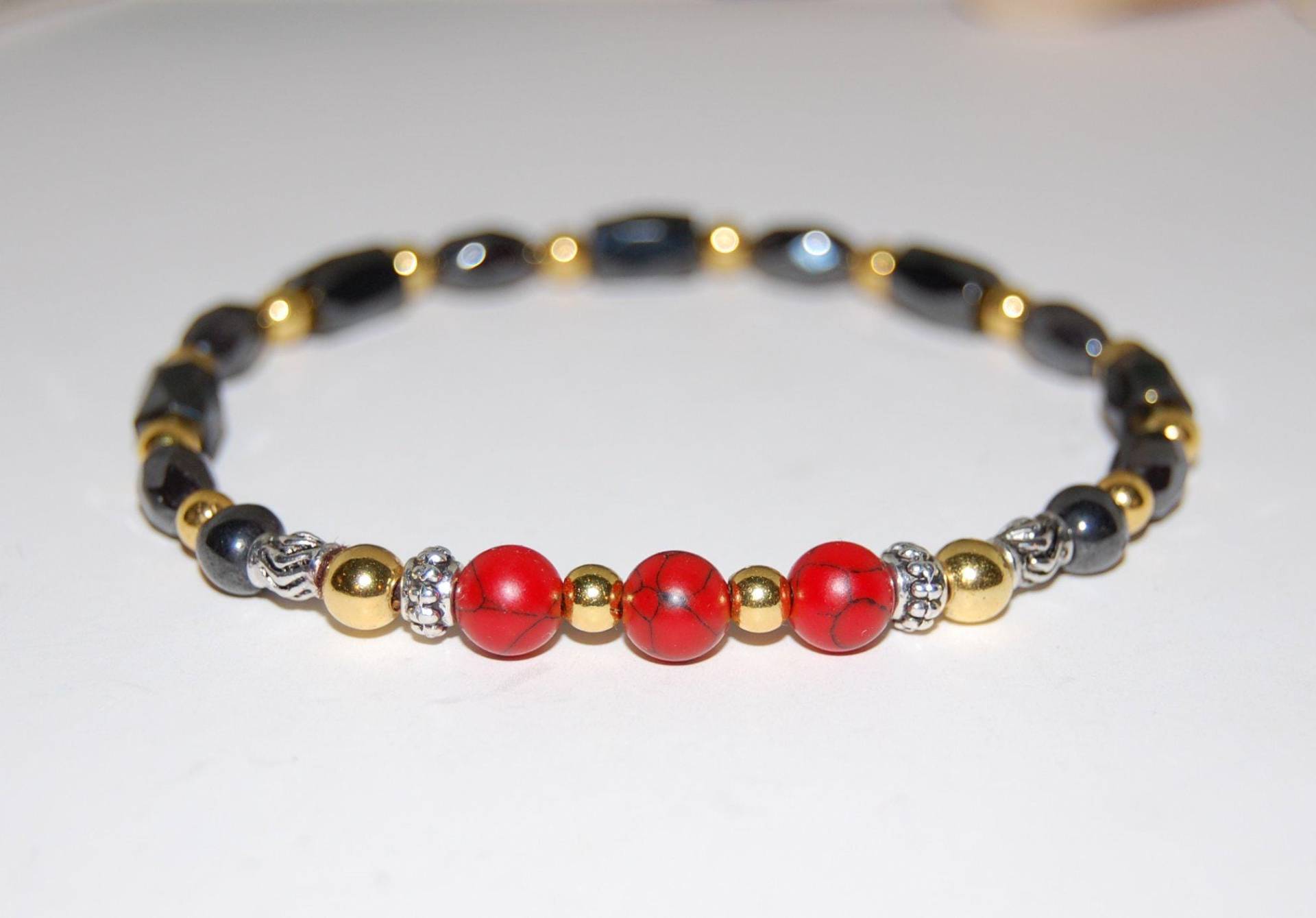 Magnetarmband, Hematit Armband, Rot Howlith Perlen, Gesund, Heilung, Entlastung, Meditation, Yoga, Schutz, Magnetic Hämatit Armband, Geschenk von SkywaterStudio