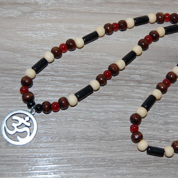 Om Halskette, Holz Halskette, Om Anhänger Halskette, Holzperlen, Stretch Halskette, Männer, Frauen, Beten, Spiritualität, Gebet, Yoga Halskette von SkywaterStudio