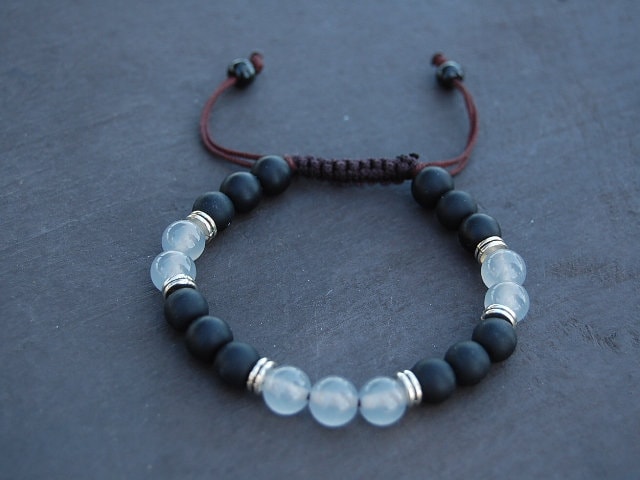 Onyx Armband, Schwarz Stein 8mm Perlen, Shamballa Entlasten, Yoga, Männer, Frauen, Schutz, Meditation, Geschenk von SkywaterStudio