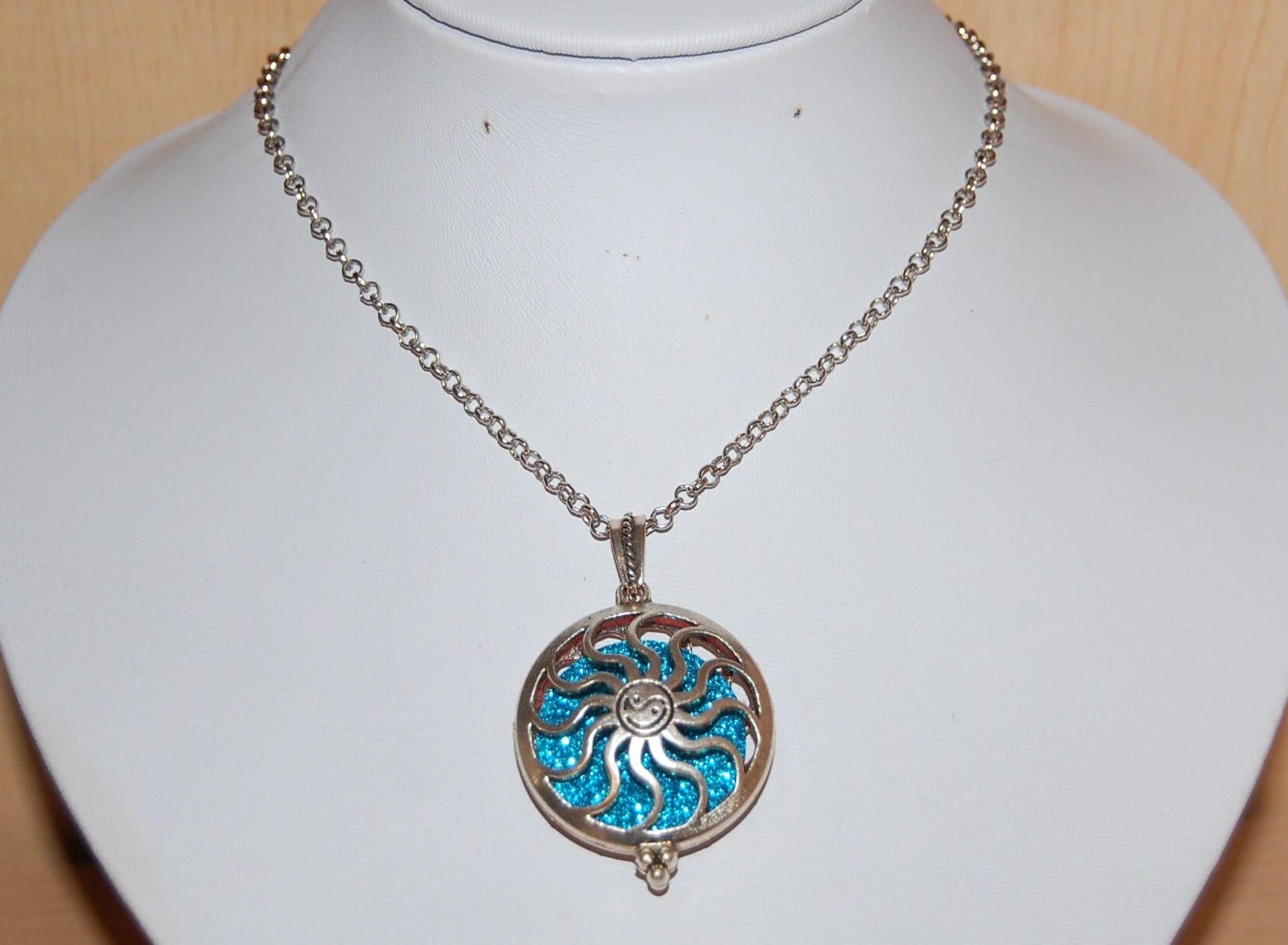 Yin Yang Halskette, Tai Chi Locket Anhänger Diffusor Medaillon Anhänger, Magnetverschluss, Männer, Frauen, Geschenk von SkywaterStudio