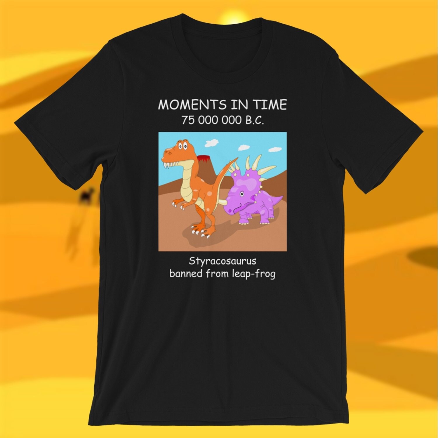 Lustige Dinosaurier T-Shirt. Momente in Der Zeit. Kurzarm Unisex T-Shirt Lustige Dinosaurier T-Shirt. Momente in Der Zeit. Kurzarm Unisex T-Shirt von SlapCatDesigns