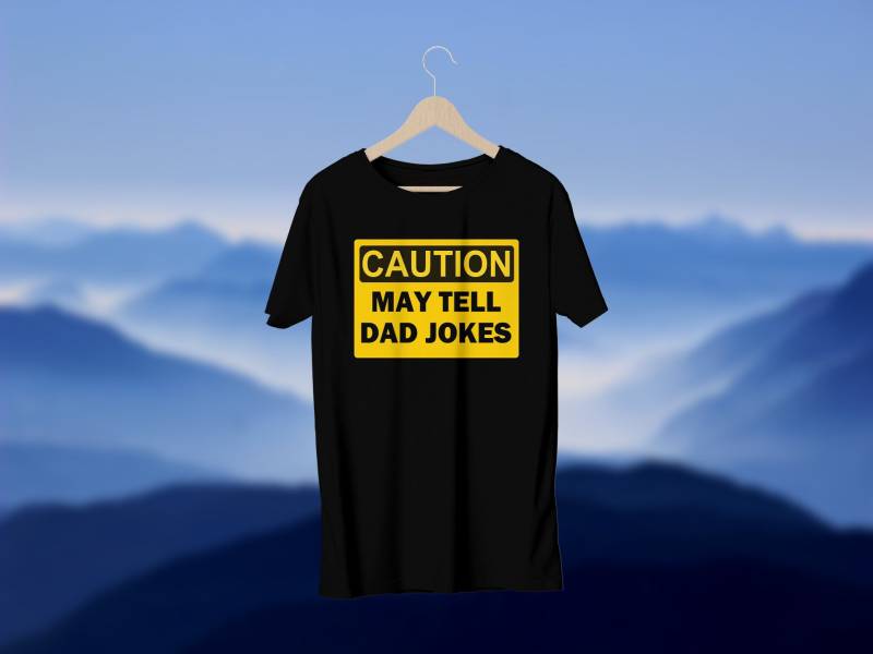 Vorsicht. Kann Papa Witze Erzählen. Ideale Vatertag Geschenk Oder Geburtstagsgeschenk. Kurzarm Unisex T-Shirt von SlapCatDesigns